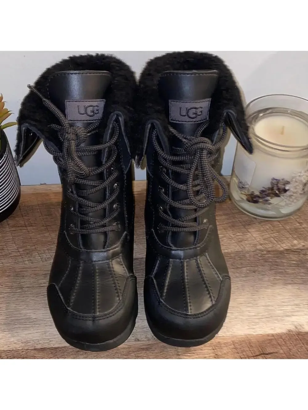 NWOT!! UGG Little Kids Unisex Black Butte II CWR Lace-Up Winter Boots Size 3